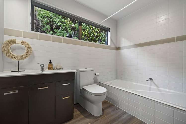 4 Moss Lane Sunshine Bay_15