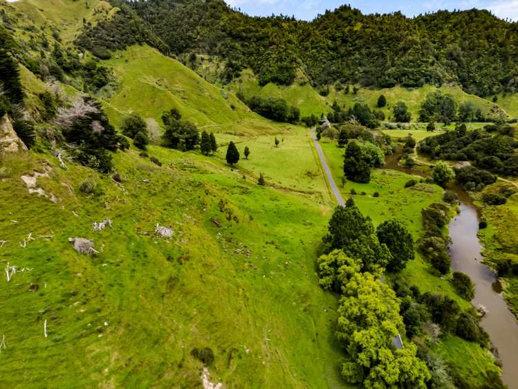 544 Mohakatino Road Mokau_38