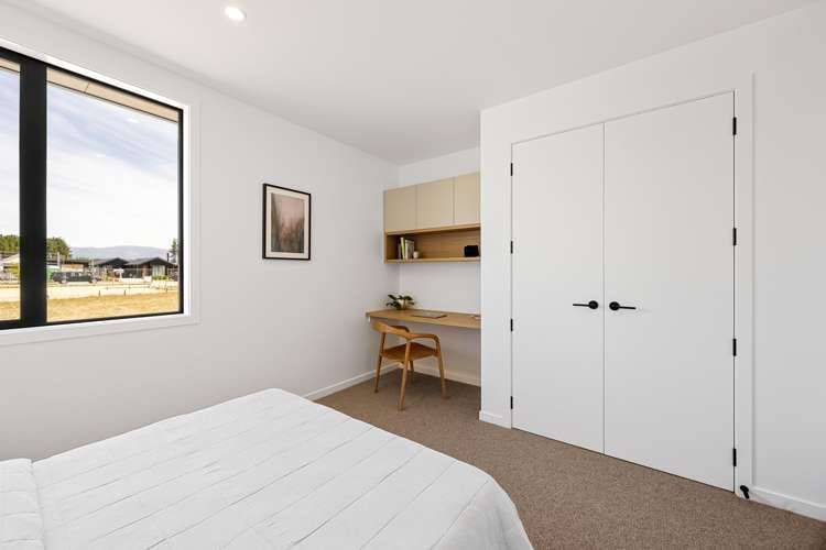 2 Pinn Street Lake Hawea_10