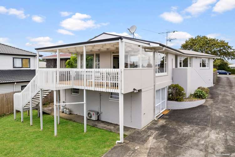 47 Bradbury Road Botany Downs_14