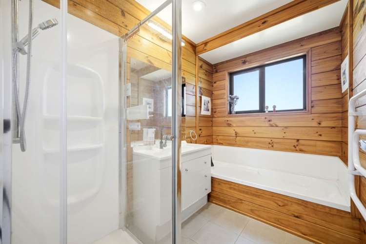 3 Tawhana Crescent Red Beach_13