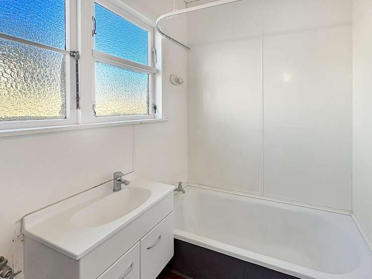 20 Swiss Avenue 1208_16