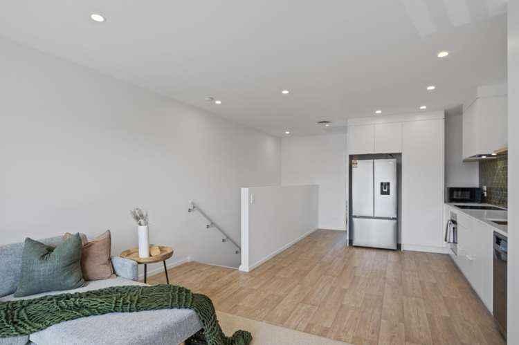 38 Constellation Way_3