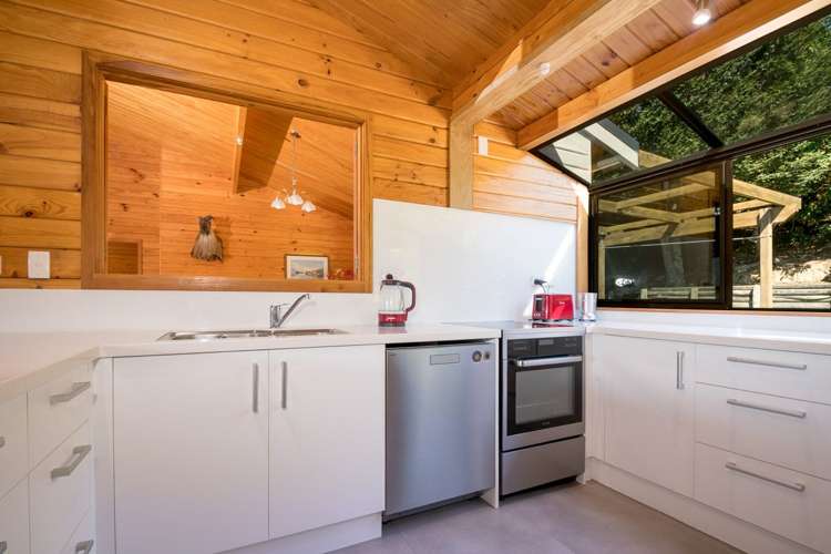 39 Tirimoana Terrace Anakiwa and Surrounds_13