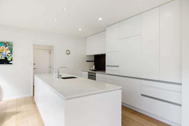 994 Colombo Street 1544_2