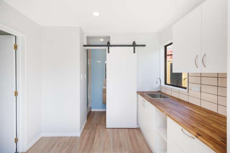 9 Shamrock Street Takaro_18