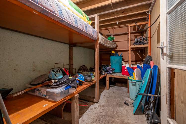 30 Airlie Street Glenduan_27