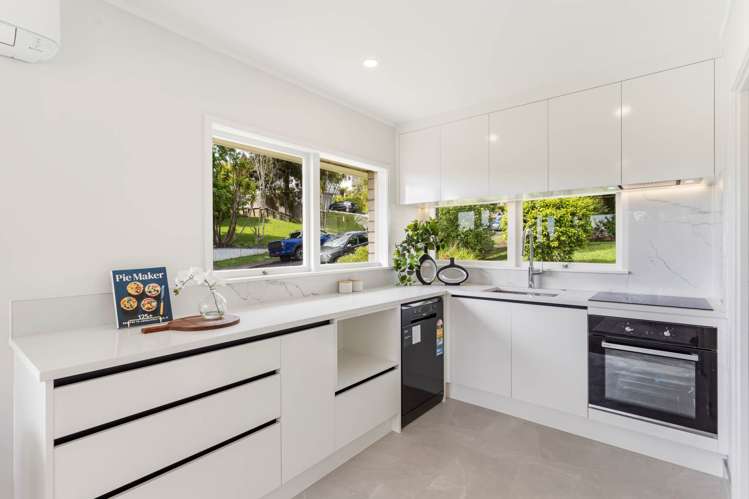 1 & 2/3 Cheryl Place Hillcrest_10