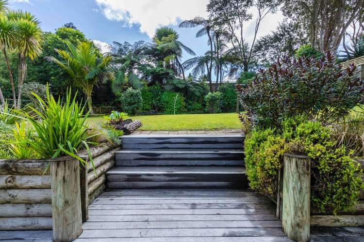 143 Woodlands Park Road Titirangi_11