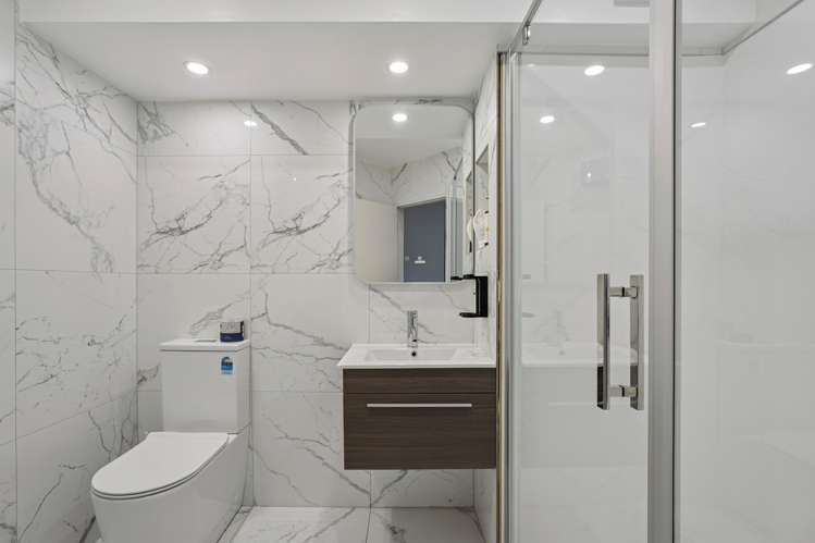 20M/26 Lake Esplanade Queenstown_8