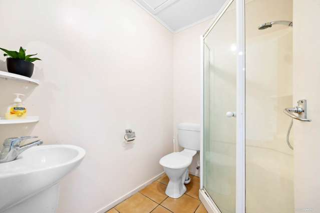 2/21 Beswick Place Birkdale_3