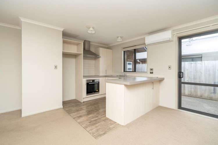8/108 Old Farm Road 1074_1