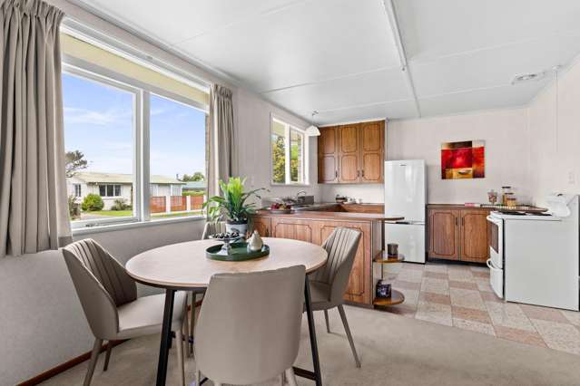 502 Hart Place Frimley_2