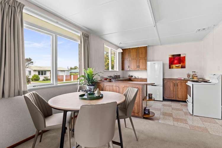 502 Hart Place Frimley_2