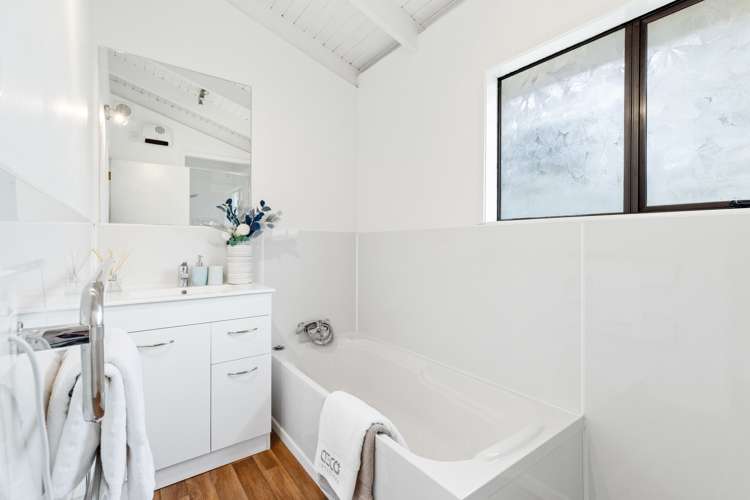 116 Whangaparaoa Road Red Beach_8