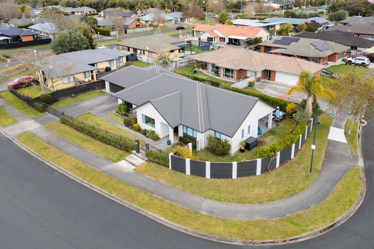 1 Whitford Place Rototuna North_11