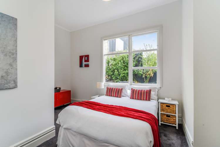 17 Riselaw Road Calton Hill_8