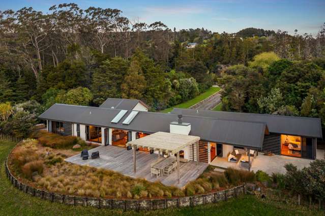 Mangawhai retreat blends nature, design and family life