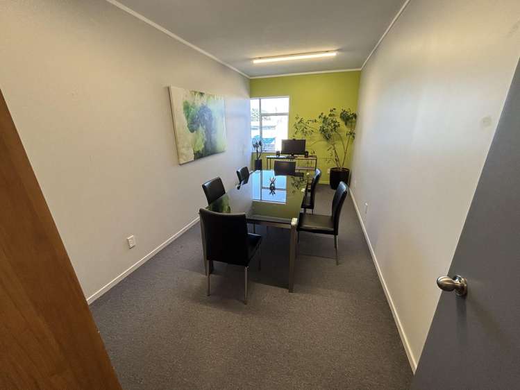 208 Main Highway Otaki_2