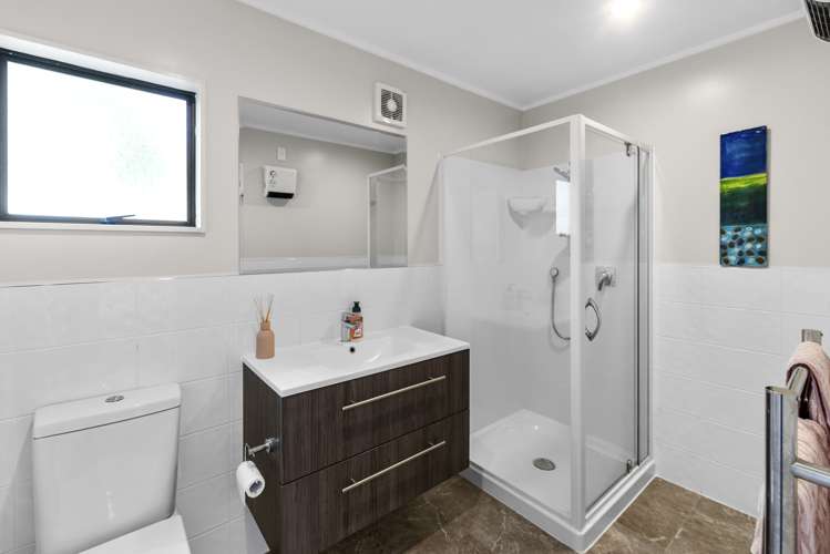 133a Vodanovich Road Te Atatu South_13