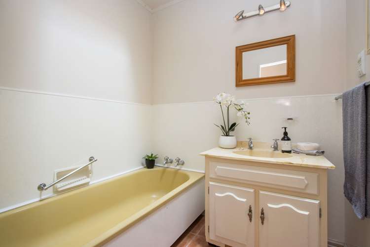 22 Giles Way Tanners Point_16