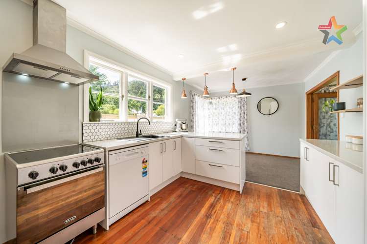 31 Hine Road Wainuiomata_6