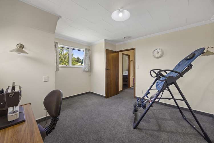 136 Bird Road Stratford_17