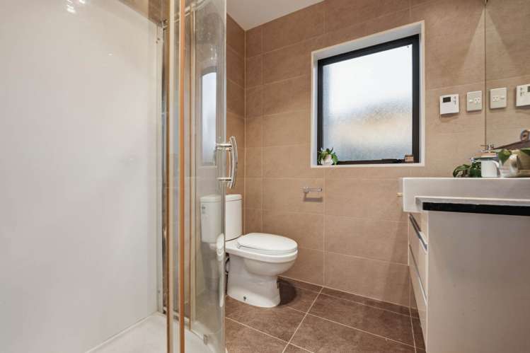 35 Dromoland Drive Flat Bush_24