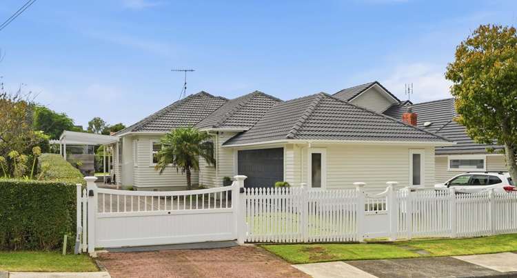 6 August Place Greenlane_1