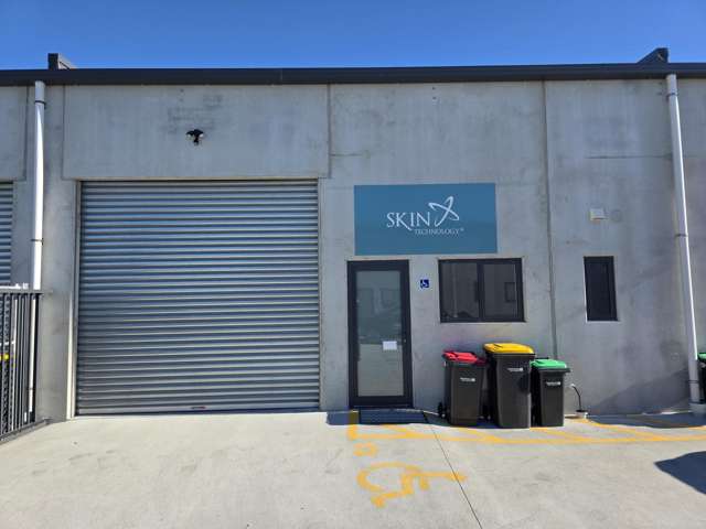 2/7 Lake Bryndwr Lane Burnside_1
