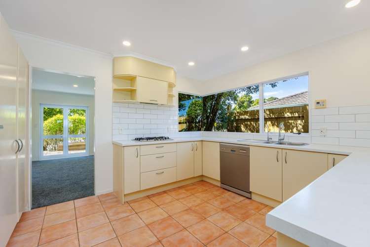 83 Alec Craig Way Gulf Harbour_5