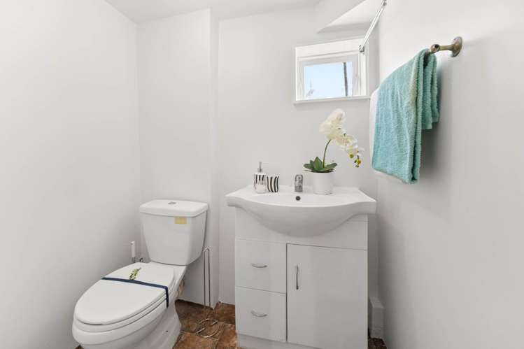 157 Methuen Road New Windsor_16