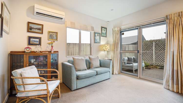 4/15 Derrett Place Saint Martins_14