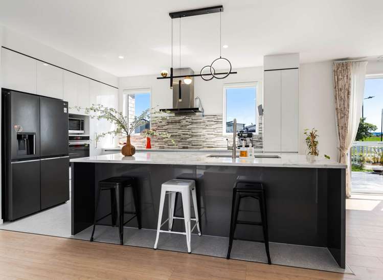 5 Korowhiti Road Clarks Beach_3