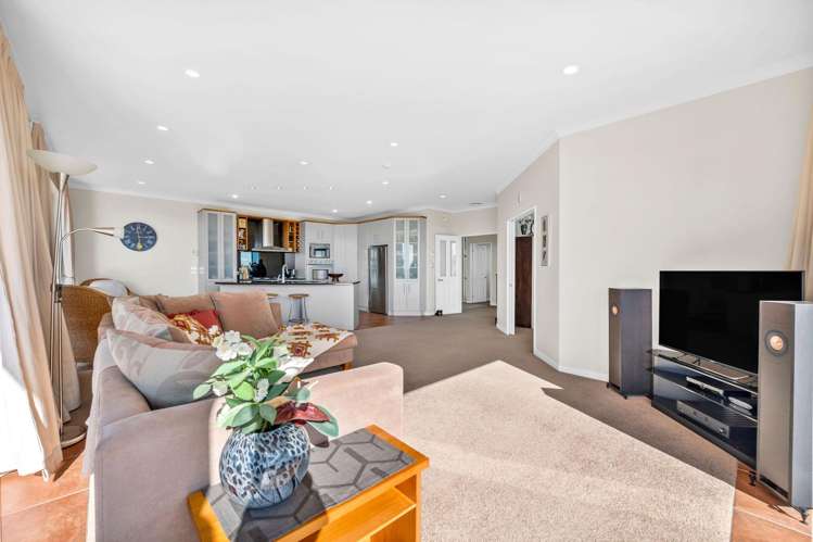10 Mangerton Lane East Tamaki Heights_11
