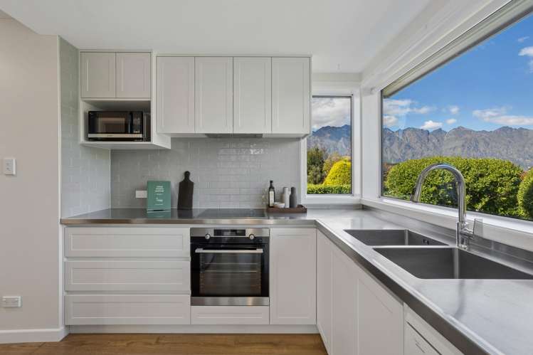 696 Peninsula Road Kelvin Heights_9