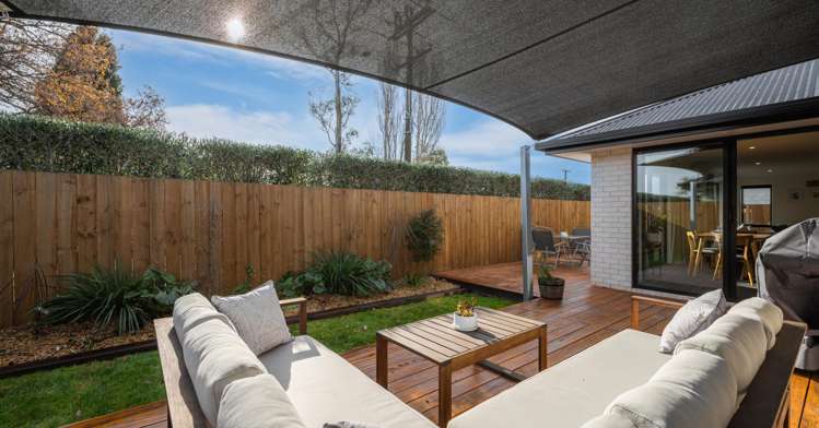 26b Harvard Road Burleigh_11