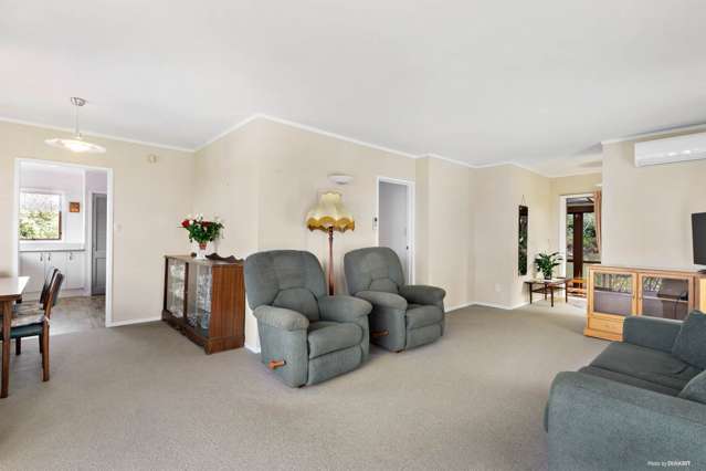 2/4 Impala Place Hillsborough_3