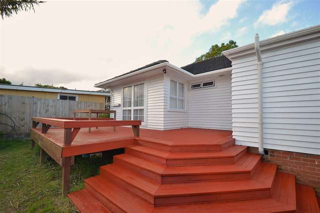 7 Tiroroa Avenue Te Atatu South_2