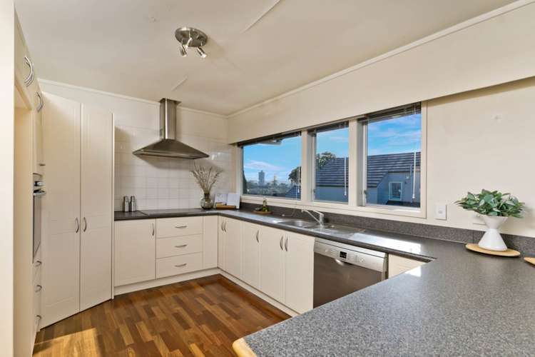3/276 Hurstmere Road Takapuna_3
