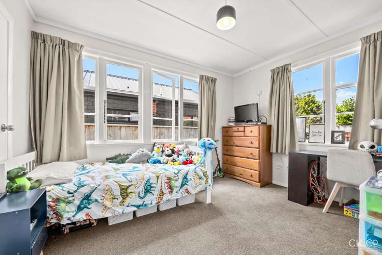 2 Churton Crescent Taita_8