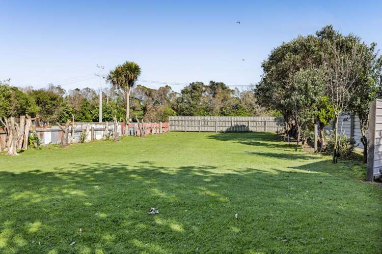 19 Portland Quay Patea_17