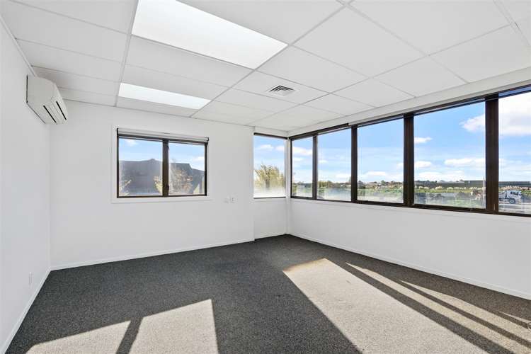 501 Brougham Street Waltham_12