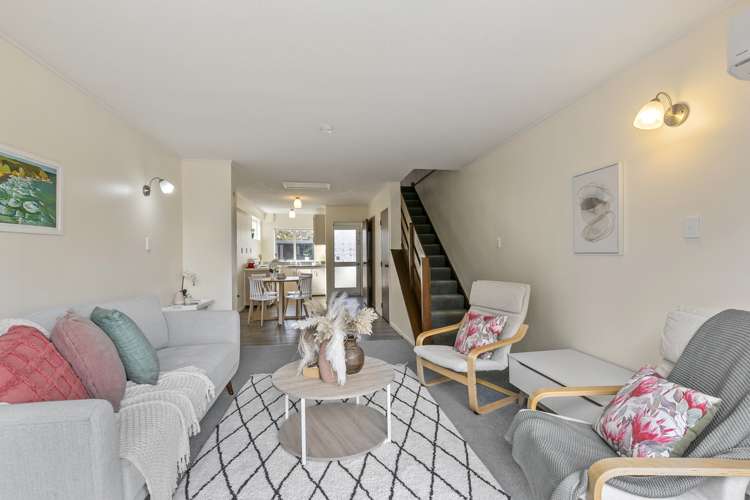 8/31 Mana Avenue Titahi Bay_6