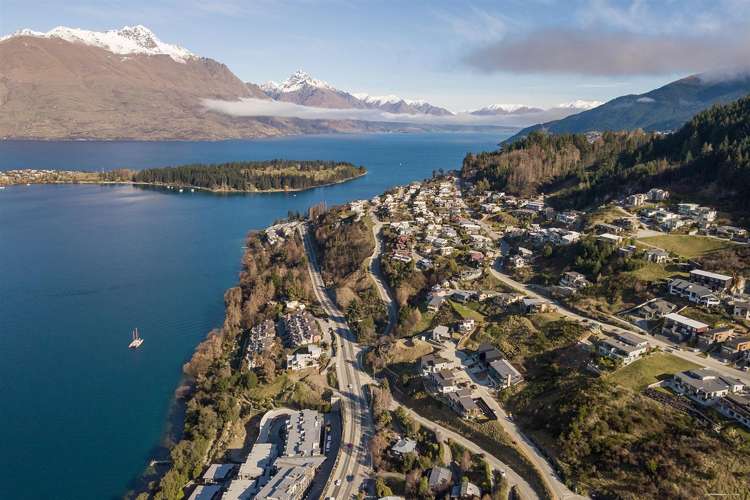 12 Saint Peters Place Queenstown_7