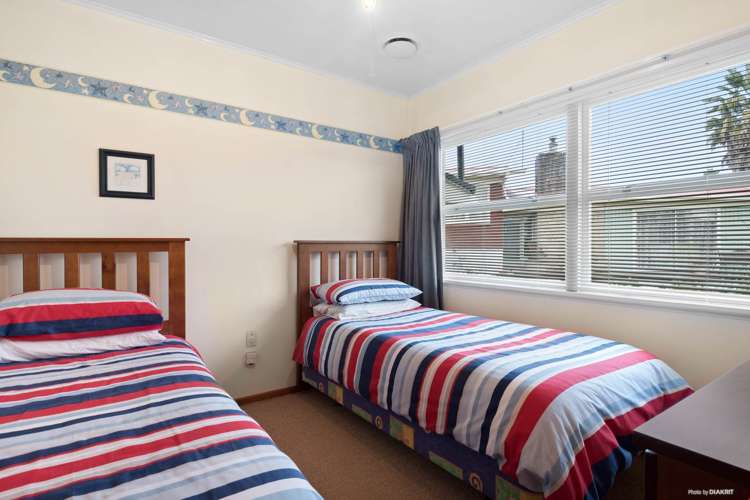 16 Crisp Avenue Pukekohe_11