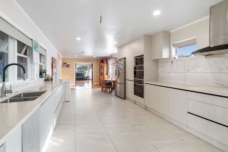 16 Farnborough Crescent Mangere_10