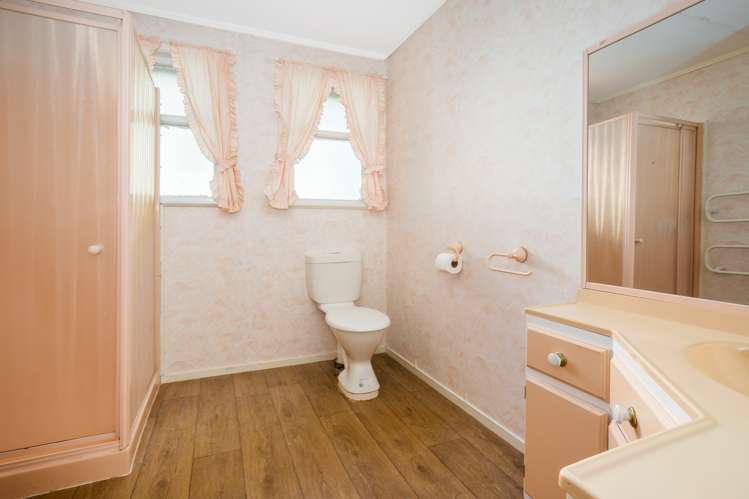 59 Waihora Crescent Waitangirua_10