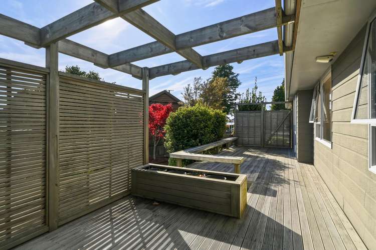 37 Basley Road Owhata_5