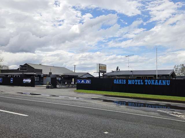 Oasis Motel & Holiday Park